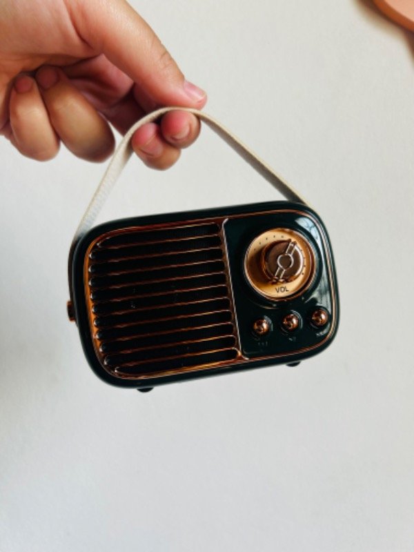Producto - Parlante Bluetooth con diseño de Radio Vintage - 7