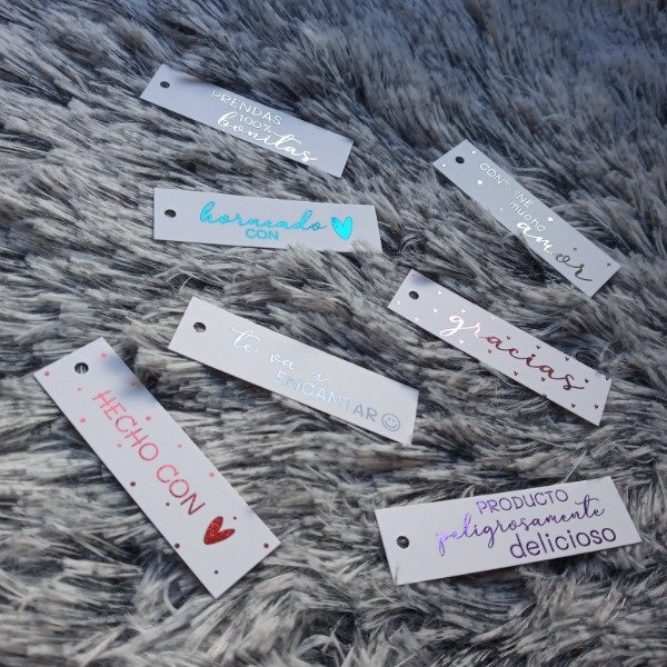 Producto - Tags TIRITAS Prediseñados con Hot Stamping
