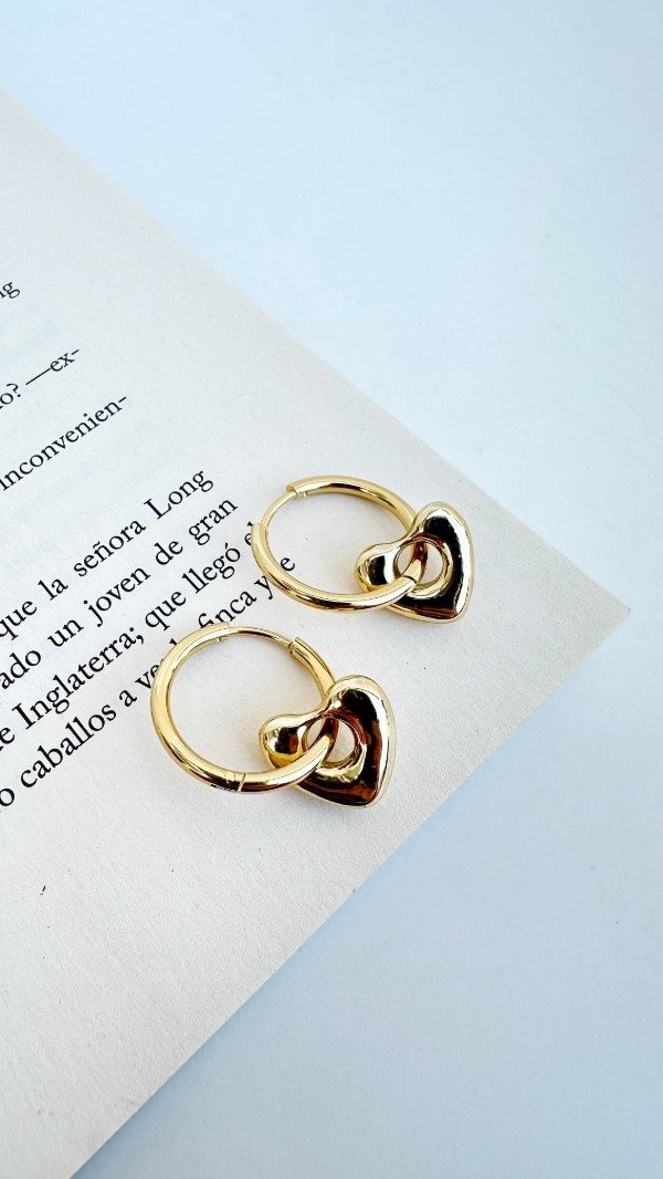Producto - Argollas doradas con dije corazon inflado