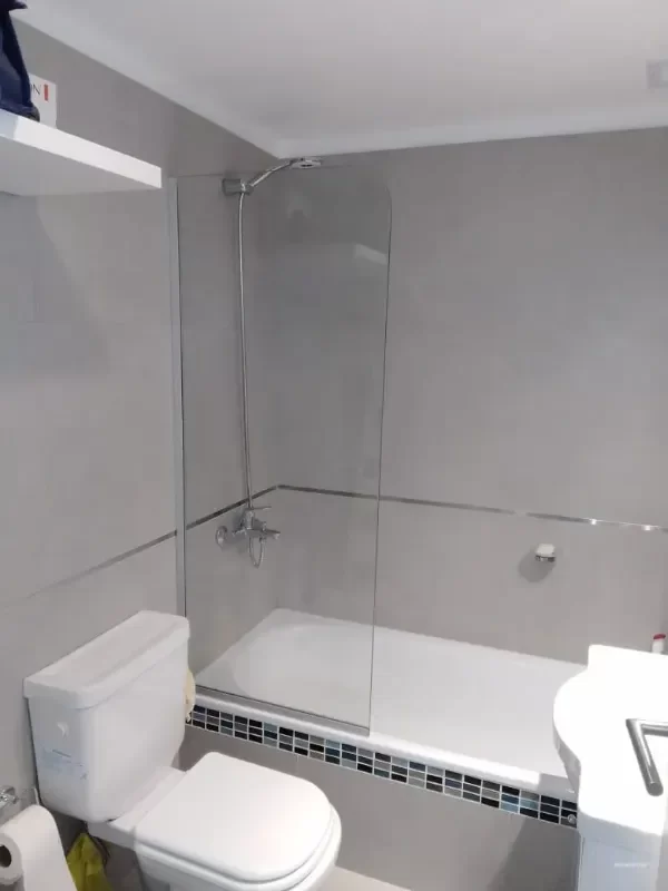 Producto - Mampara fija sobre bañera vidrios templado de seguridad de 8mm transparentes - 1