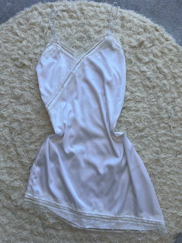 Producto - Vestido con puntilla