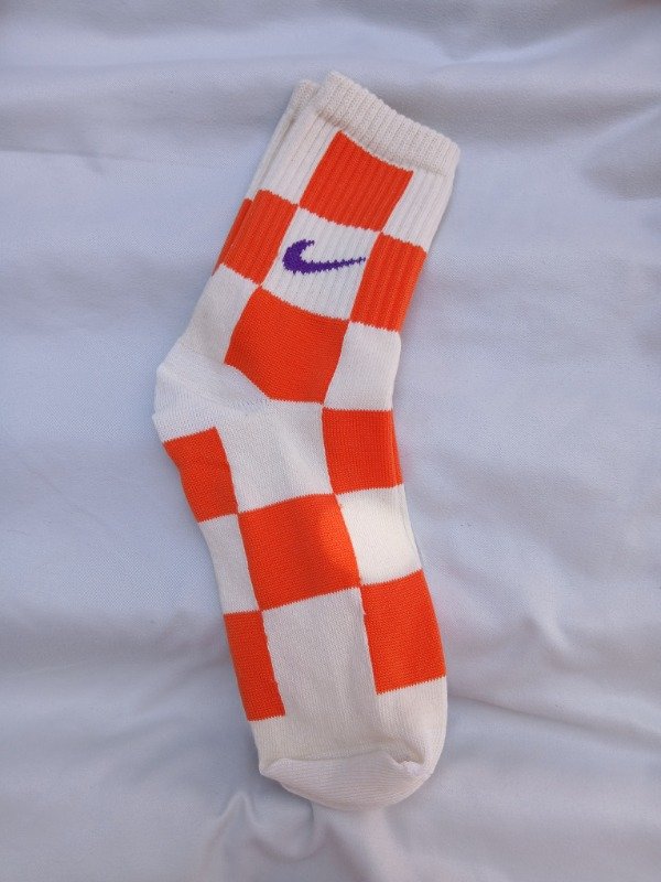 Medias 3/4 Nike cuadraditos beige y naranja