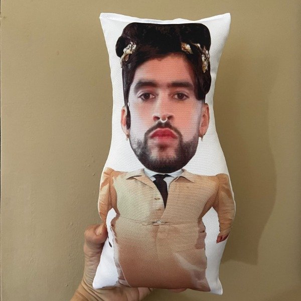 Producto - Muñeco Bad Bunny chiquito Bad Burberry - 2