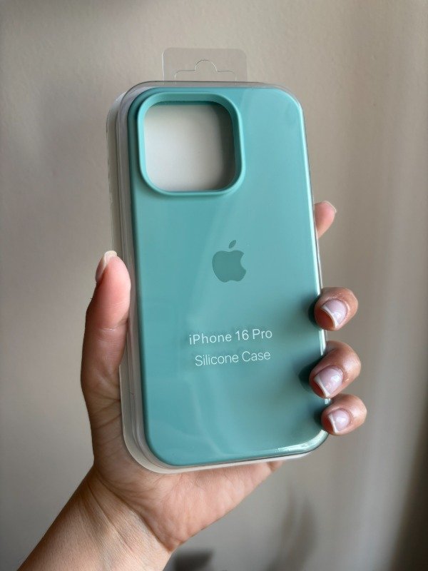 Producto - Silicone Case Turquesa Iphone 16 Pro