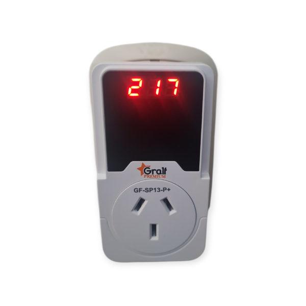 Producto - Protector de tensión enchufable configurable con voltímetro Gralf