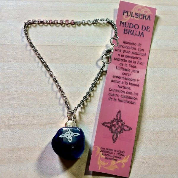 Producto - Pulsera De Acero Nudo de Bruja Grabada en Piedra Bajorrelieve