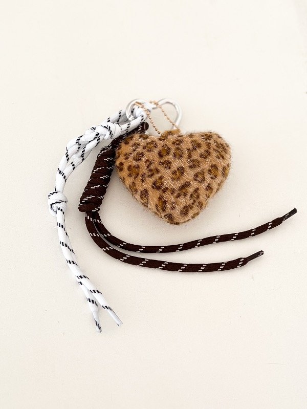 Producto - Llavero Heart Animal Print Blanco y Marrón