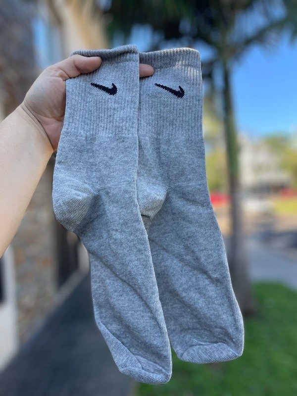 Producto - Nike - Gris pipa negra