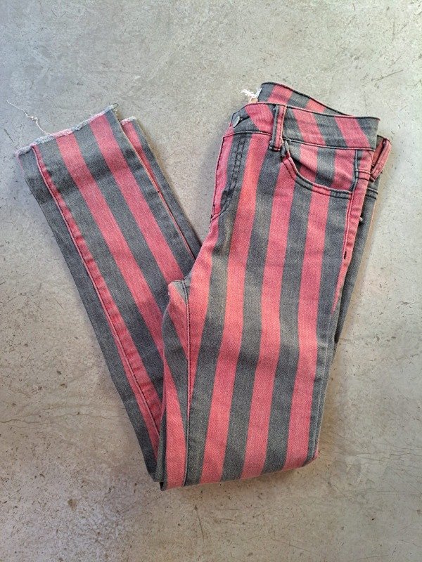 Producto - Pantalon ELV Ratas. Talle 14 años