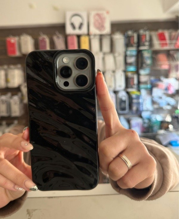 Producto - FUNDA GLOSSY NEGRA IPH 16 PRO MAX