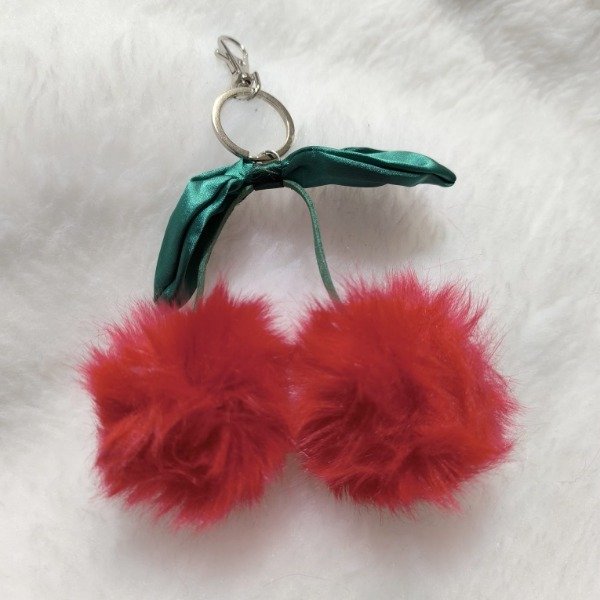 Producto - Llavero Cereza peludito 12cm