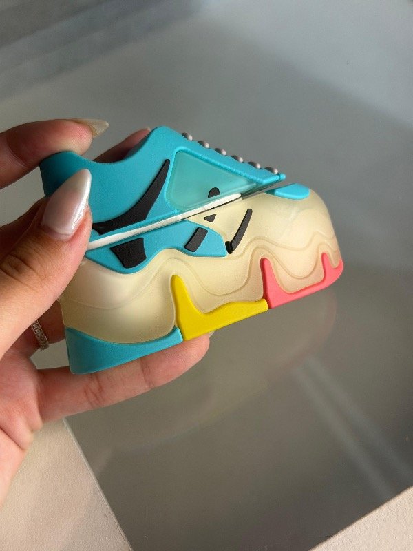 Producto - Funda AirPods zapatilla