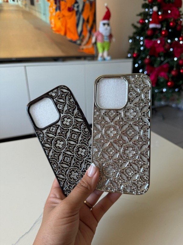 Producto - FUNDA LOUIS VUITTON METALIZADA  16PRO