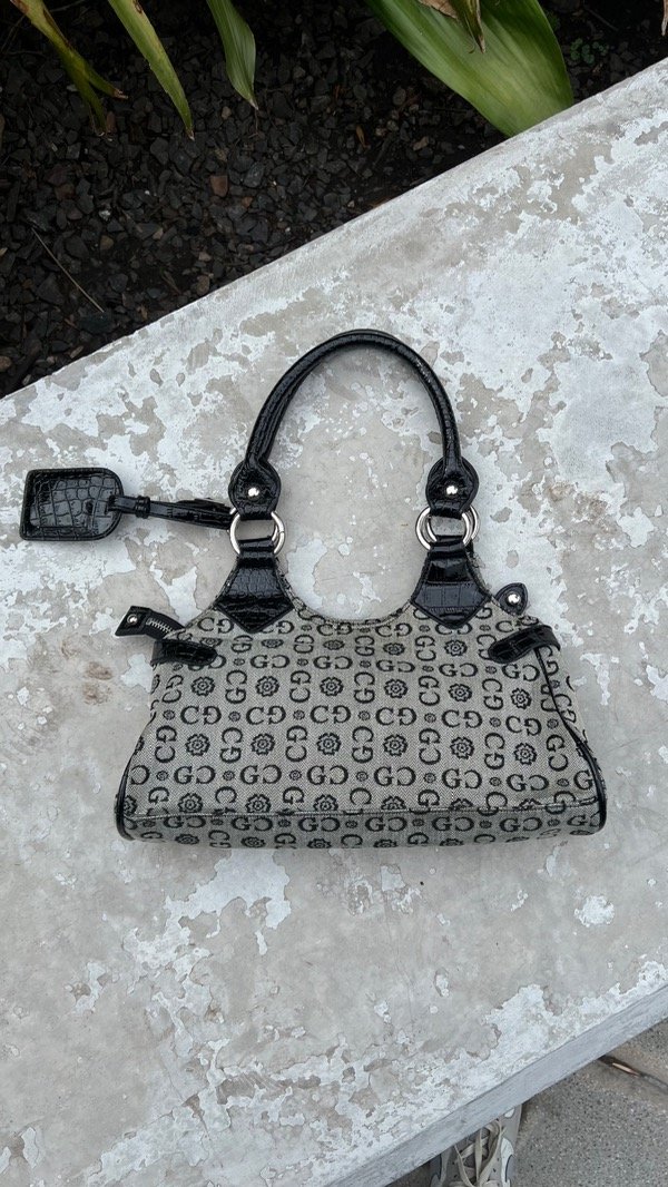 Bag y2k Gussaci simil Guess negra — imagen 2