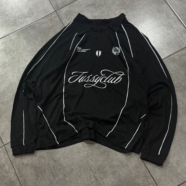 Producto - POLO BOXY TUSSYCLUB NEGRO