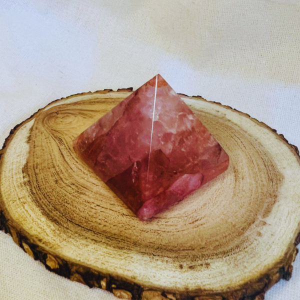 Producto - Piramide Cuarzo rosa 01