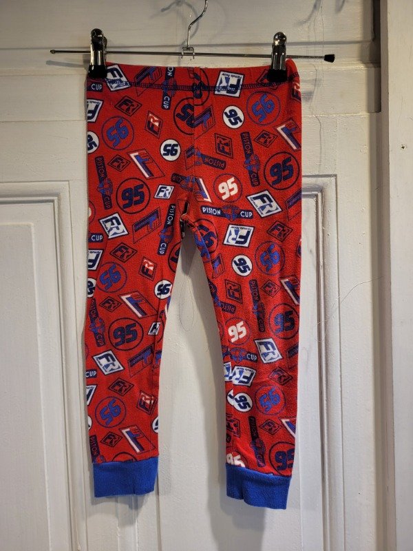 Producto - Pijama DISNEY cars azul y colorado- Talle 4 años- PRECIO: 14X - 4