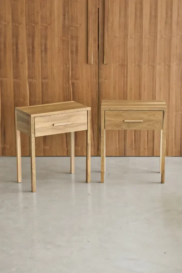 Producto - MESA DE LUZ RENATO -PETIRIBÍ MACIZO