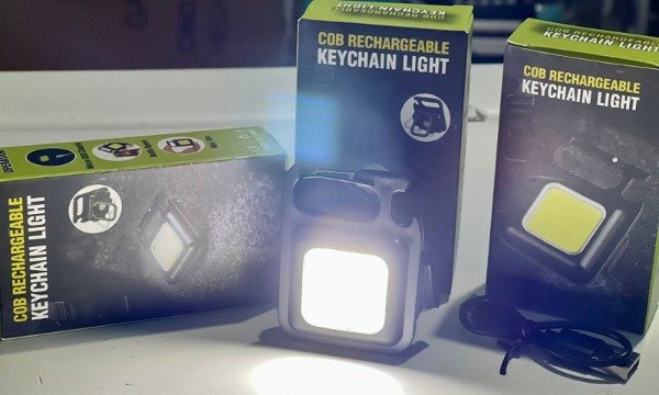 Producto - Llavero con luz led y destapador