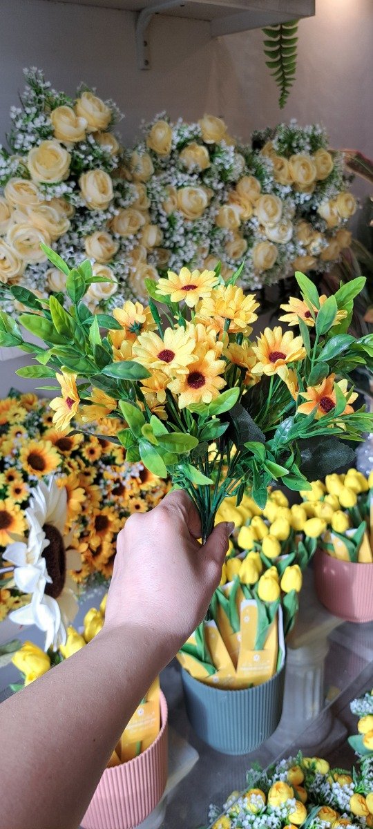 Producto - RAMO DE GIRASOLITOS CON FOLLAJE - 1
