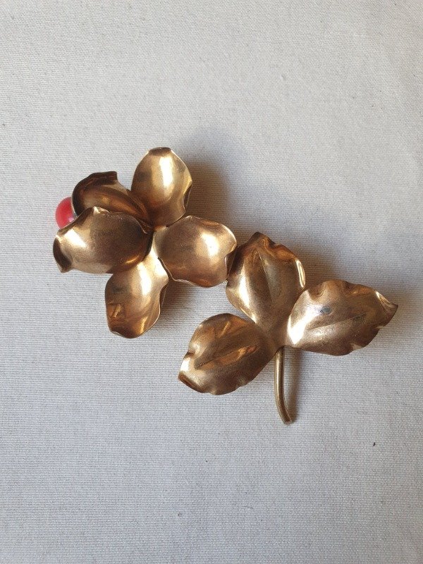Producto - Broche 40s Jardín de Oro - Rosa con Perla Roja - 12
