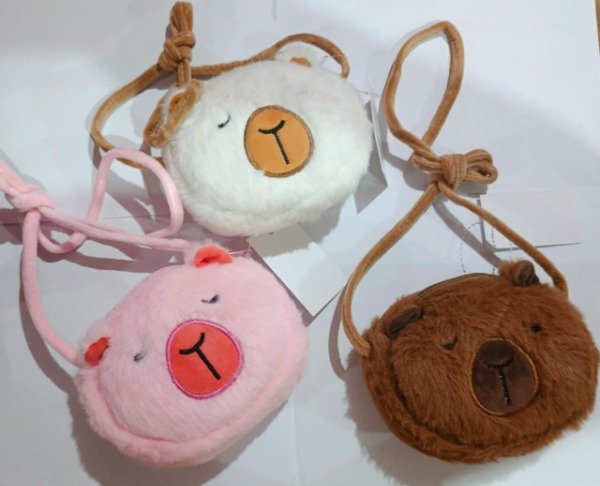 Producto - CARTERA PELUCHE CAPIBARA