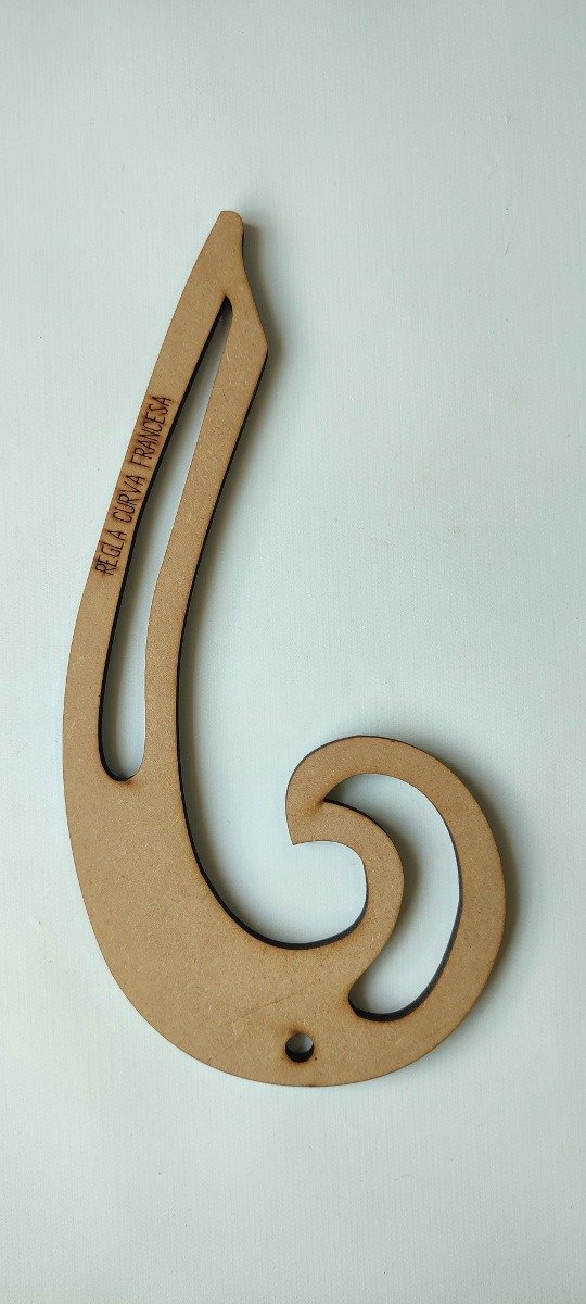 Producto - Regla Curva 3