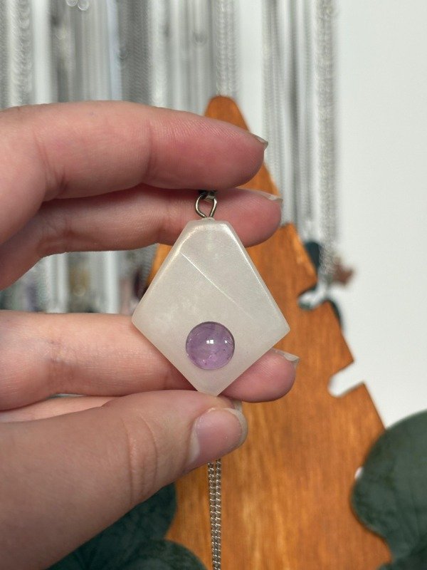 Producto - Collar Geométrico de Ónix Blanco con Amatista