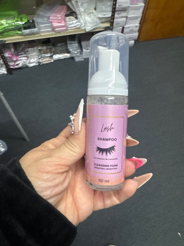 Producto - Lash shampoo para pestañas
