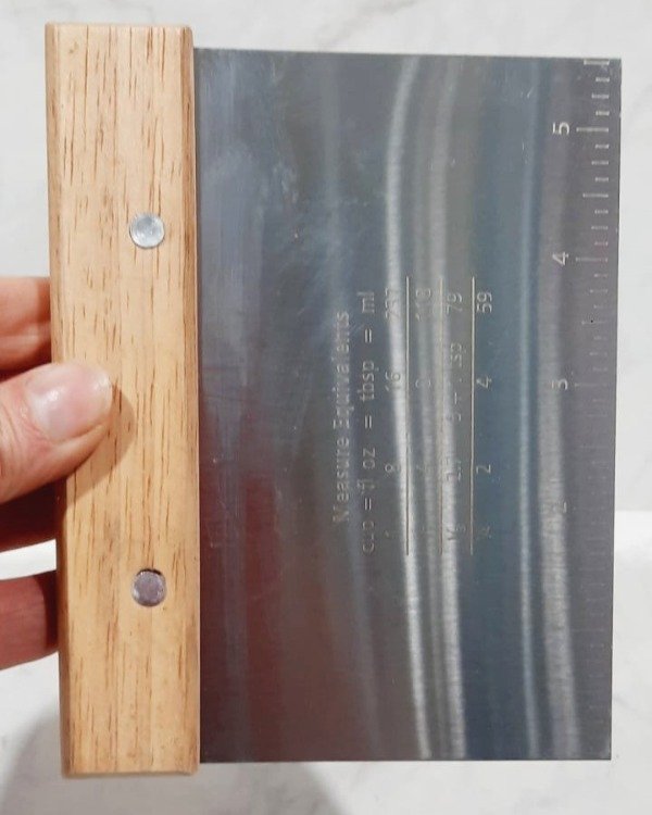Producto - Spatula scraper de acero inoxidable con mango de madera de 15 cm