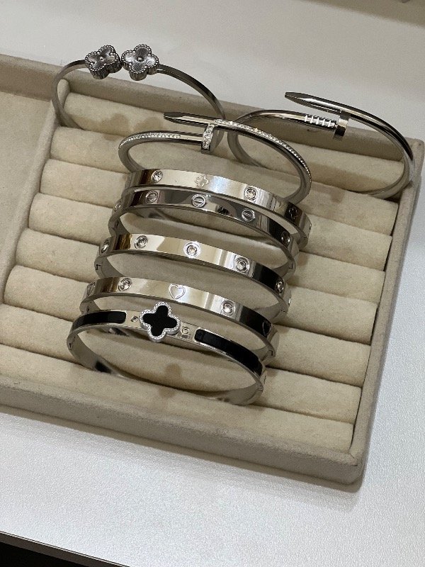 Producto - Esclavas Cartier de acero quirúrgico