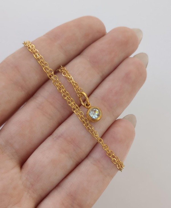 Producto - Collar dorado con dije de Strass