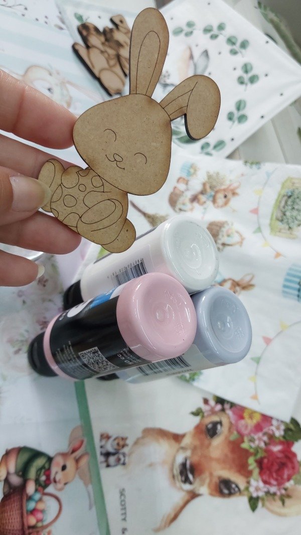 Producto - Kit Conejito de Pascuas para pintar + 3 pinturas + pincel MDF 8 cm