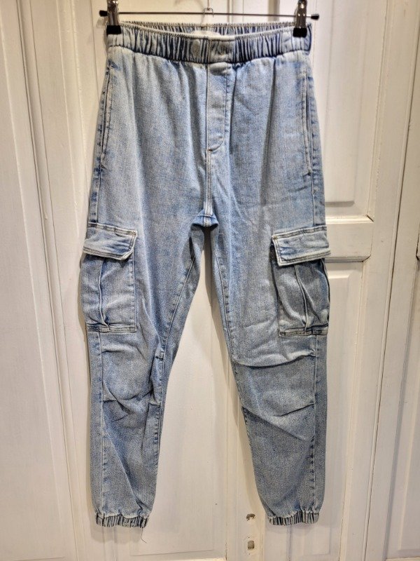 Producto - Jean ZARA azul cargo Talle 13/14 años - PRECIO: 32X