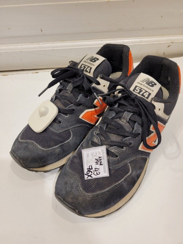 Producto - Zapatillas NEW BALANCE 574 azul y colorado Talle 43 - PRECIO: 76X