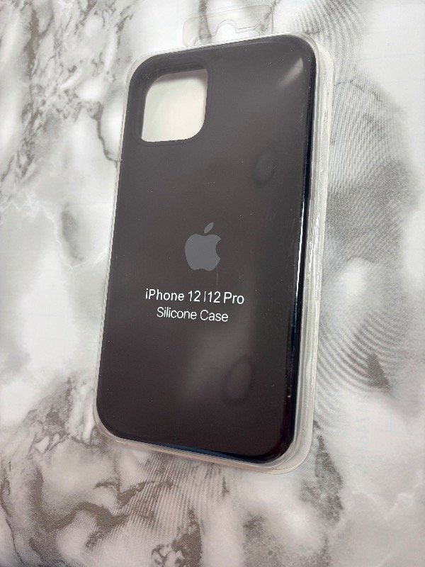 Producto - Silicone case negra iph 13 pro