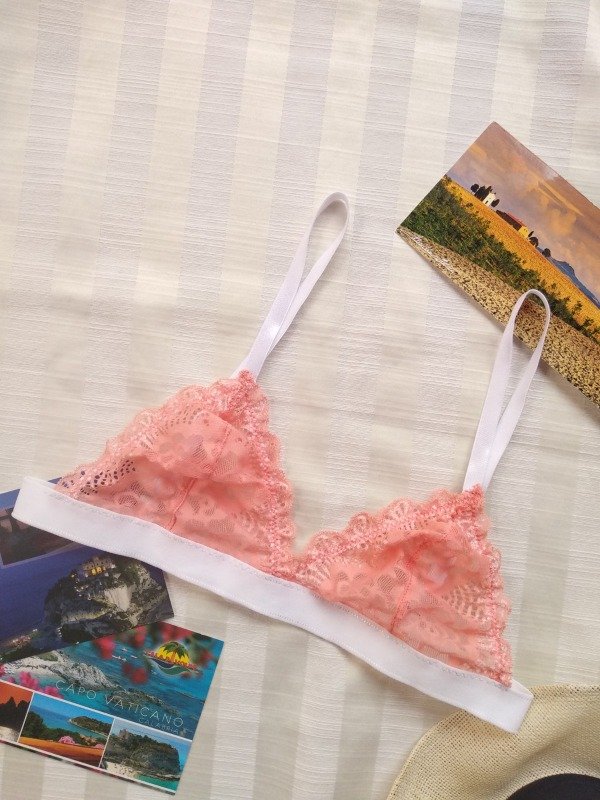 Producto - Bralette Petunia puntilla coral/blanco