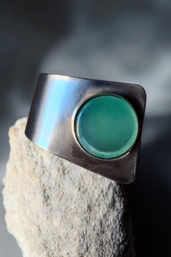 Producto - Anillo Maki de acero con ágata verde