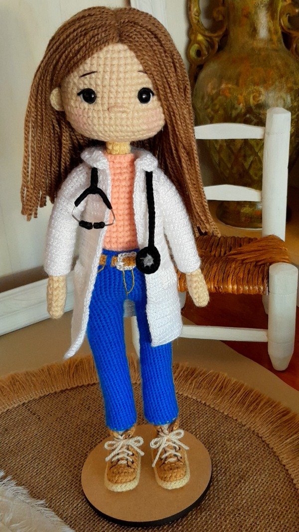 Producto - Carla, Tu Versión Mini en Hilo Creación de Autor
