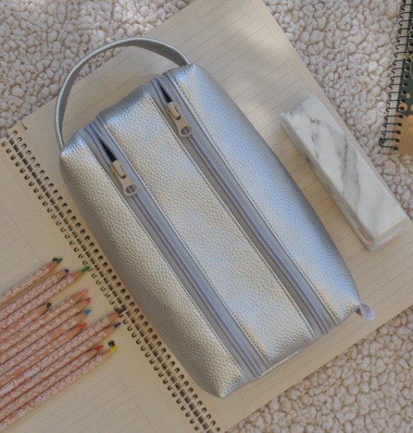 Producto - Cartuchera Doblecierre Plata