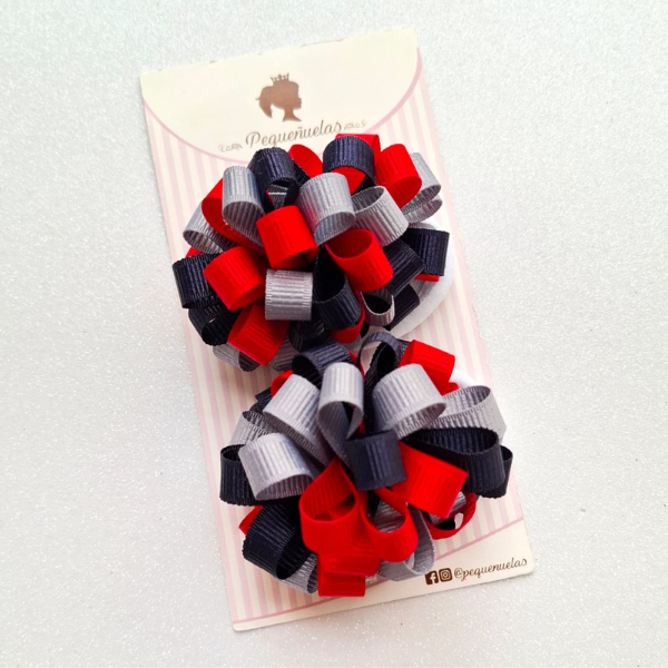 Producto - Pompones Rojo, Azul Marino y Gris
