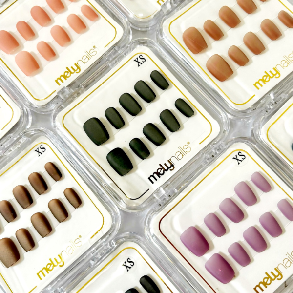 Producto - Uñas postizas ojo de gato matte pequeñas MELY