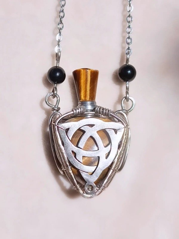Producto - Perfumero triqueta