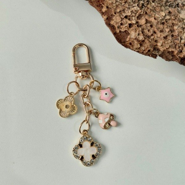Producto - Llavero trébol rosa