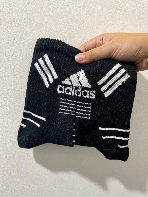 Producto - Tenis adulto Adidas negra triple raya