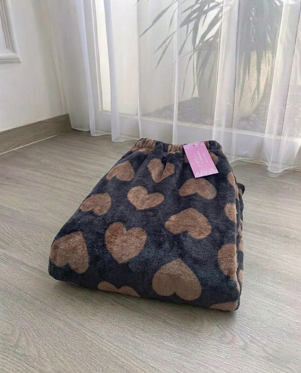 Producto - Pantalon polar negro con corazones choco