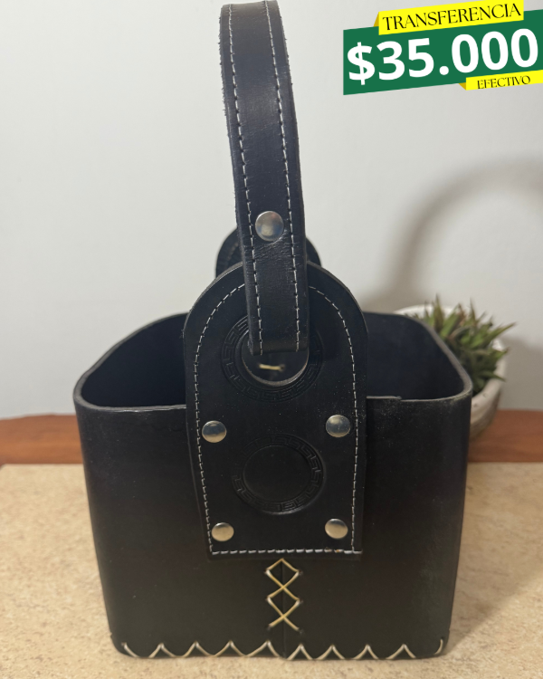 Producto - CANASTA CUERO PREMIUM NEGRA