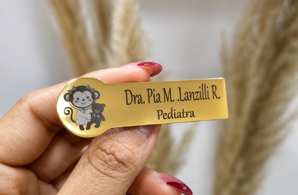 Producto - Broches Personalizados en Acero Dorado - 3