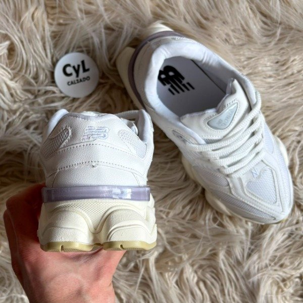 Producto - New Balance 9060 Off White - 4