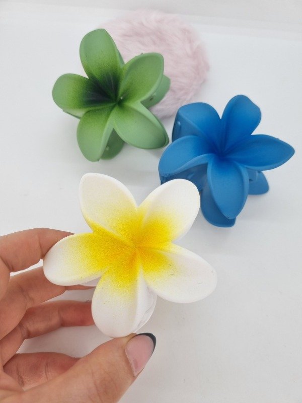 Producto - Broche plastico flor hawai matte color
